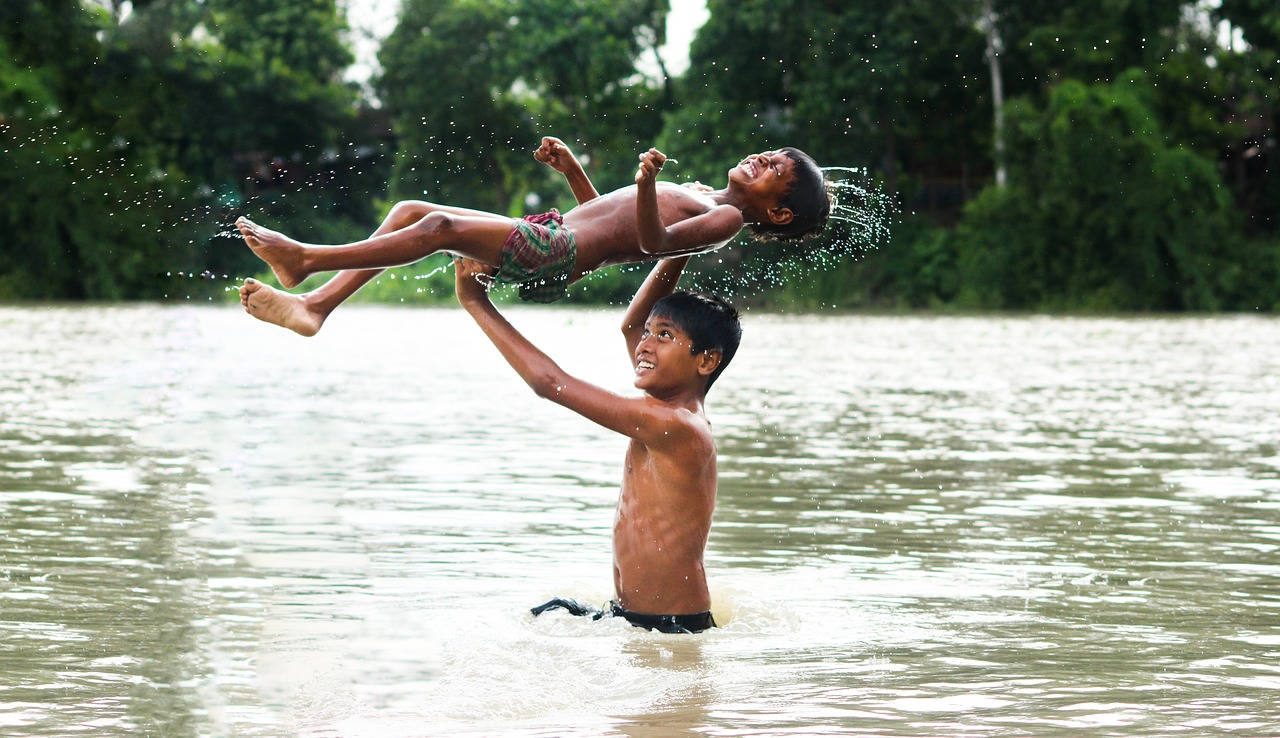 bangladesh  river  enjoying free photo