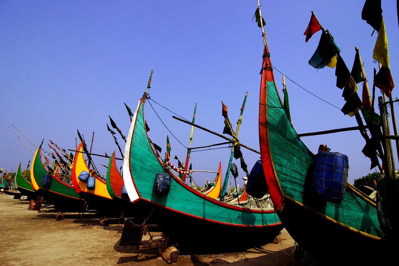 bangladesh  fisherman  boat free photo