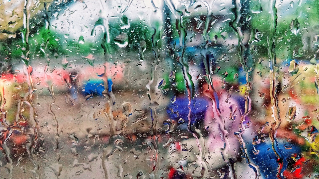 bangladeshi car glass  bus glass  rain free photo
