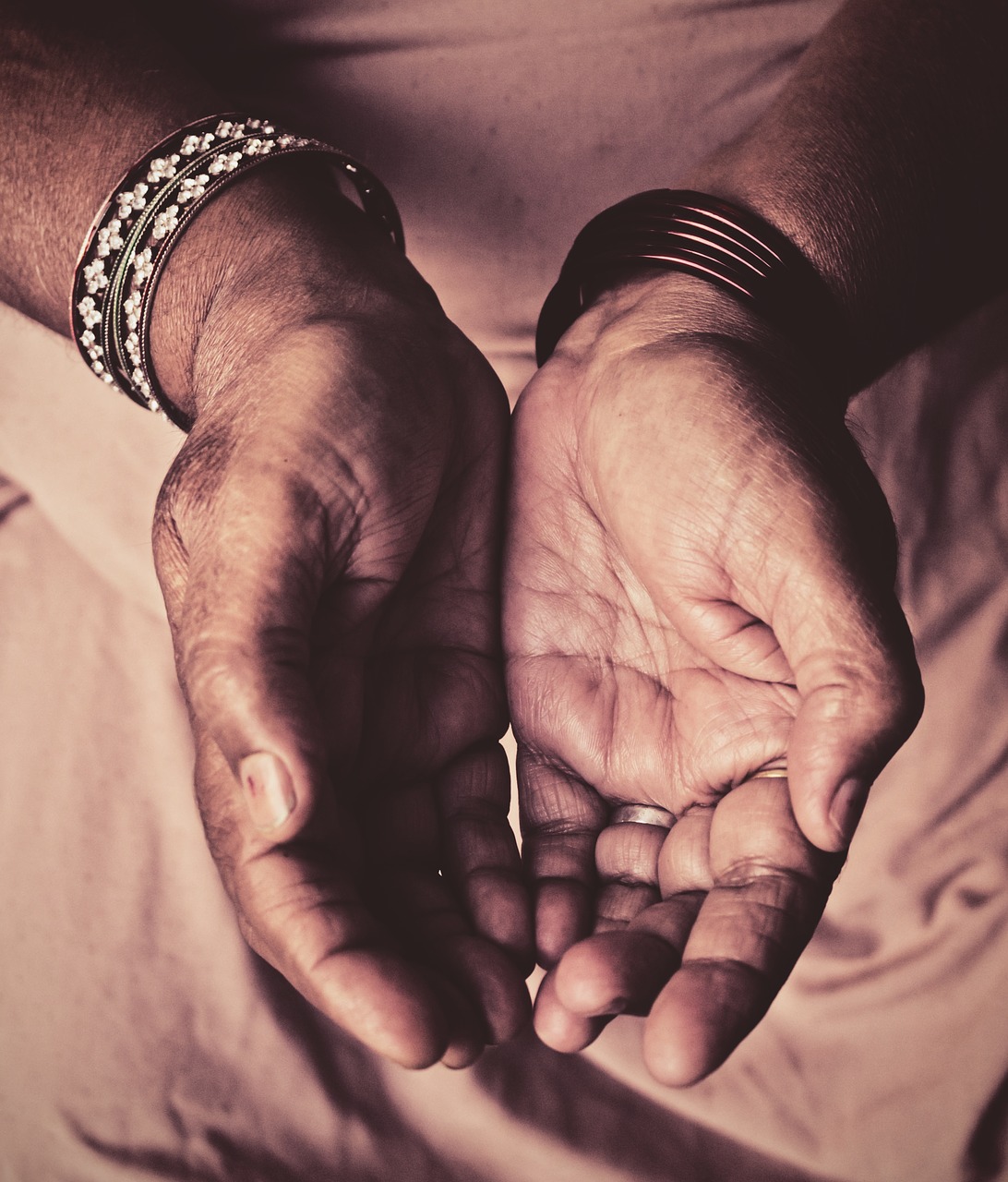 bangles contrast hands free photo