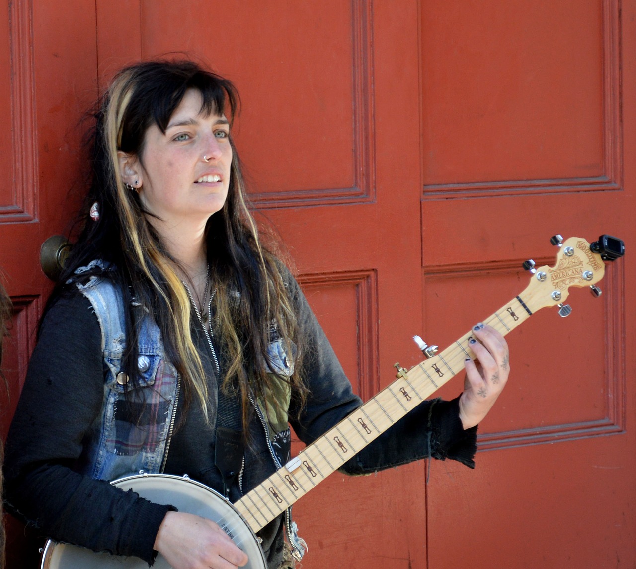 banjo musician portrait free photo