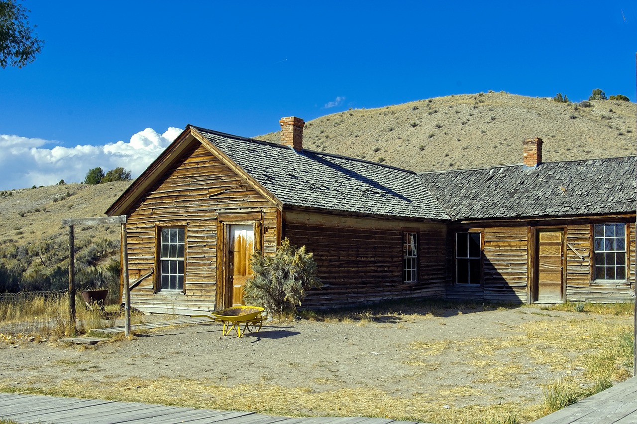 bannack abandoned house  ghost  town free photo