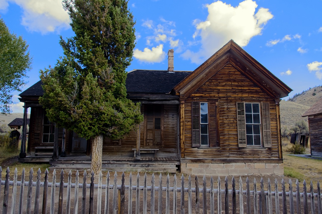 bannack roe-graves house  bannack  montana free photo