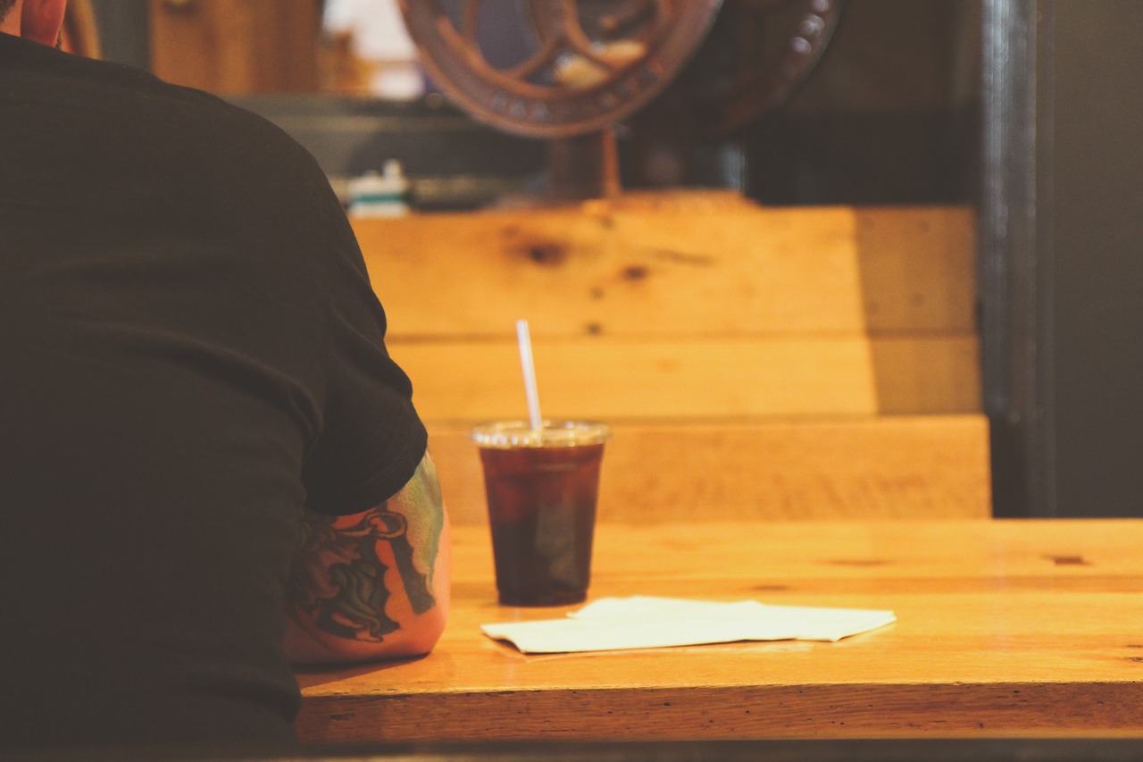 bar table cup free photo