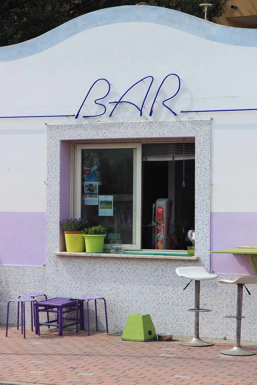 bar kiosk violet free photo