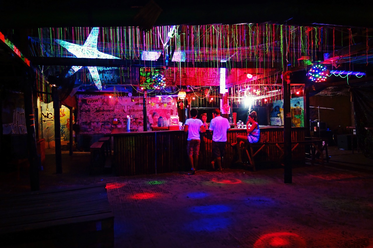 bar night illuminated free photo
