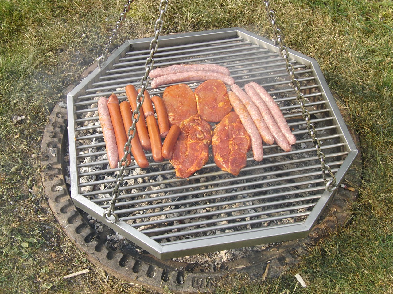 barbecue grilling pivoting fry free photo