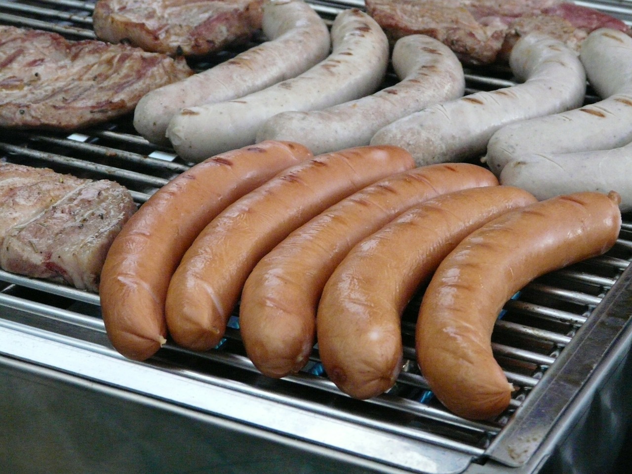 barbecue sausage red sausage free photo