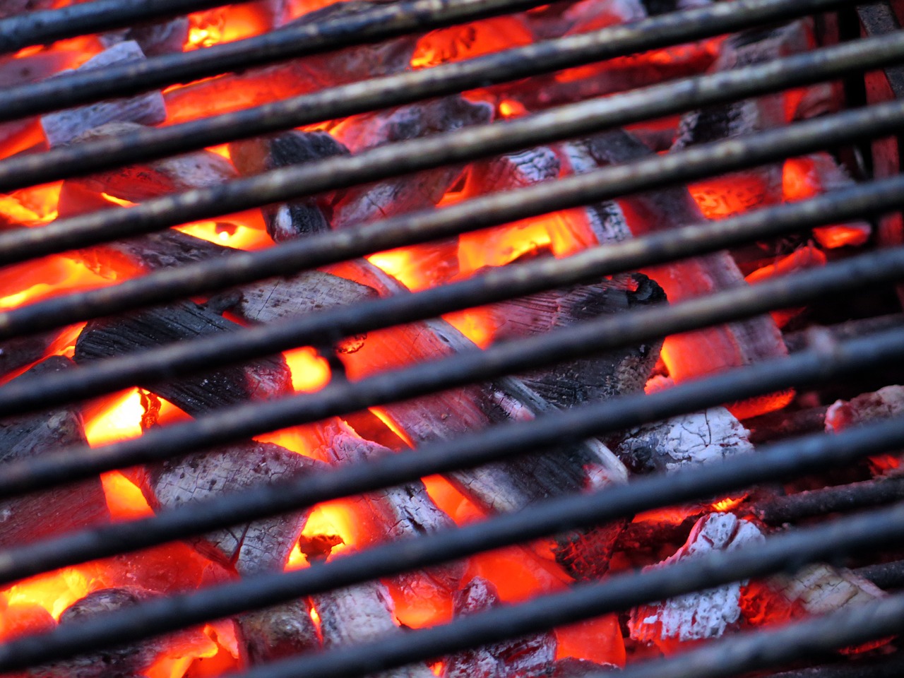 barbecue embers carbon free photo