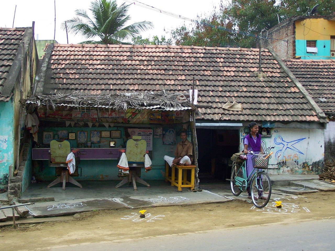 barber village india free photo