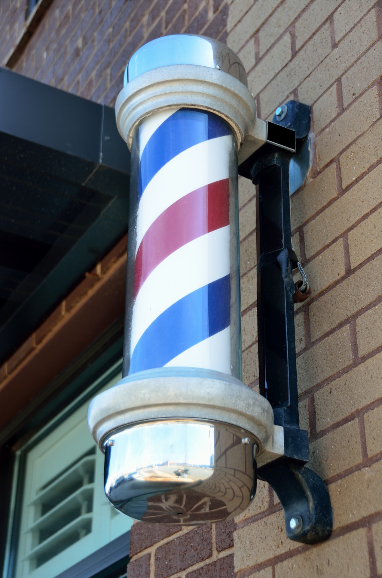 barber pole shop free photo