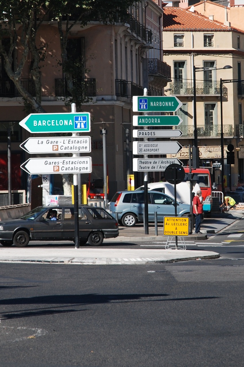 barcelona street sign free photo