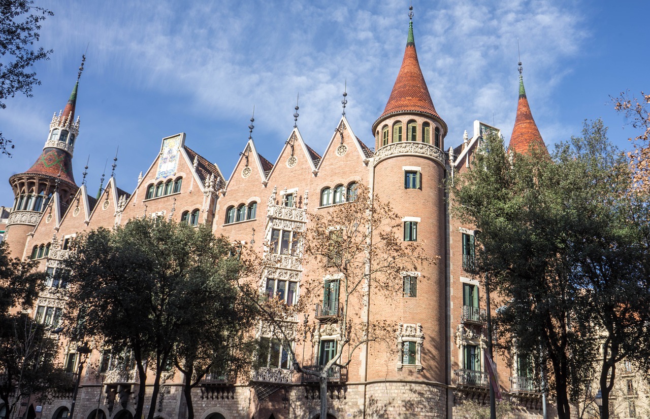 barcelona spain architecture free photo