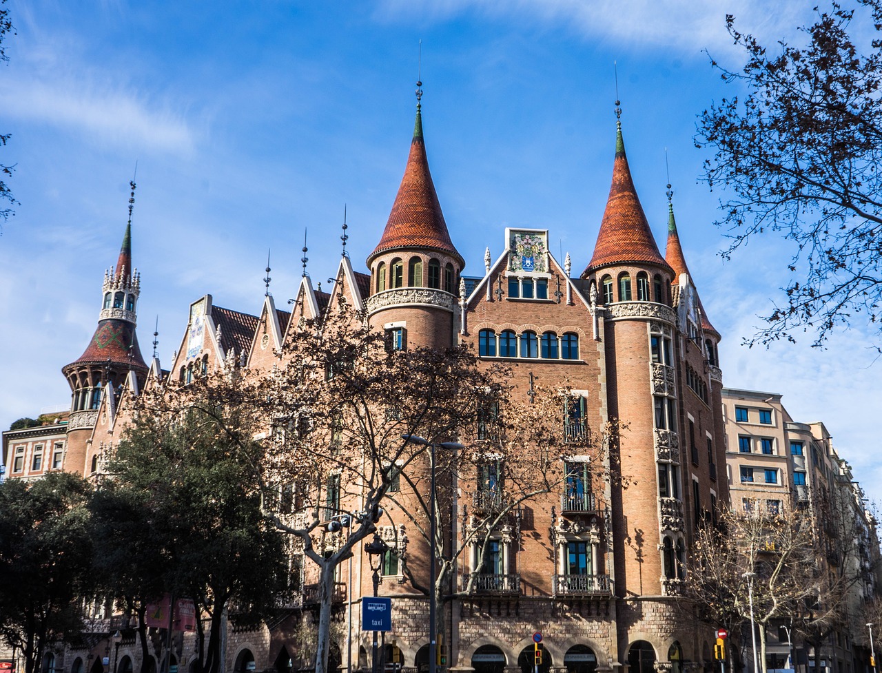 barcelona spain architecture free photo