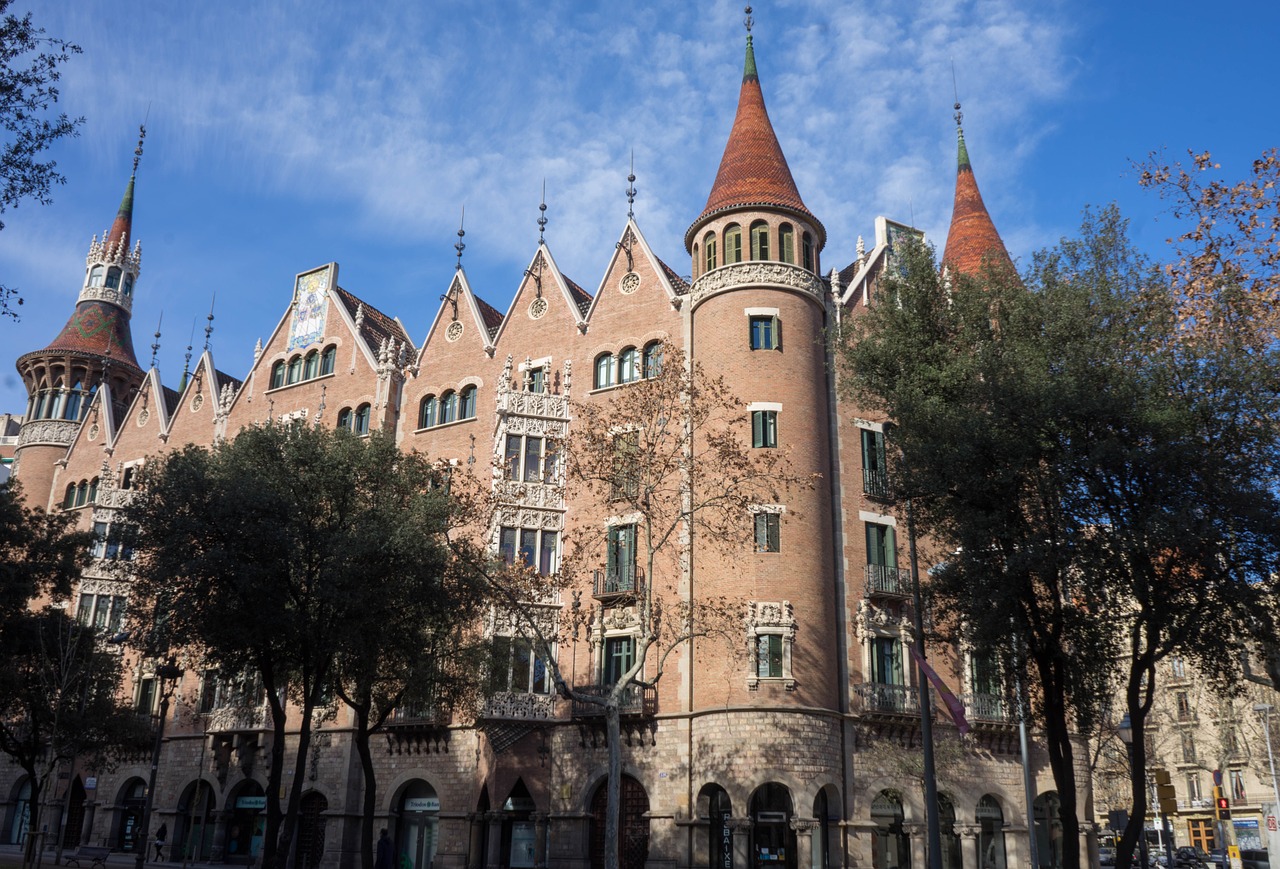 barcelona spain architecture free photo