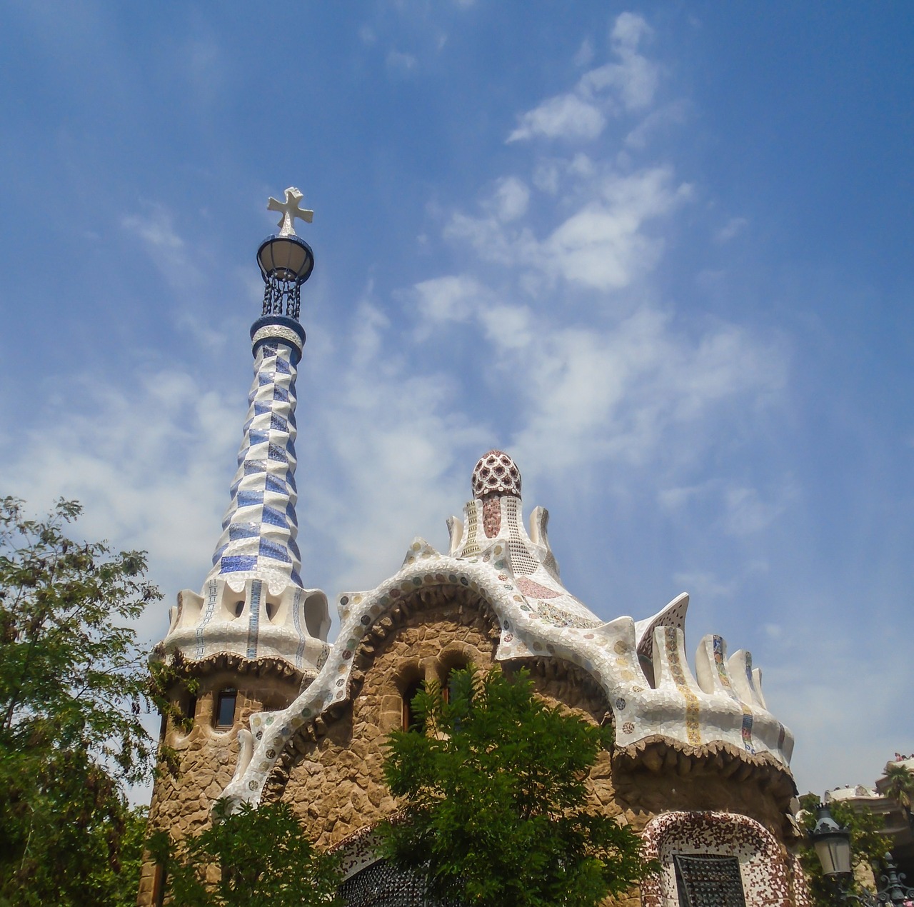 barcelona gaudi architecture free photo