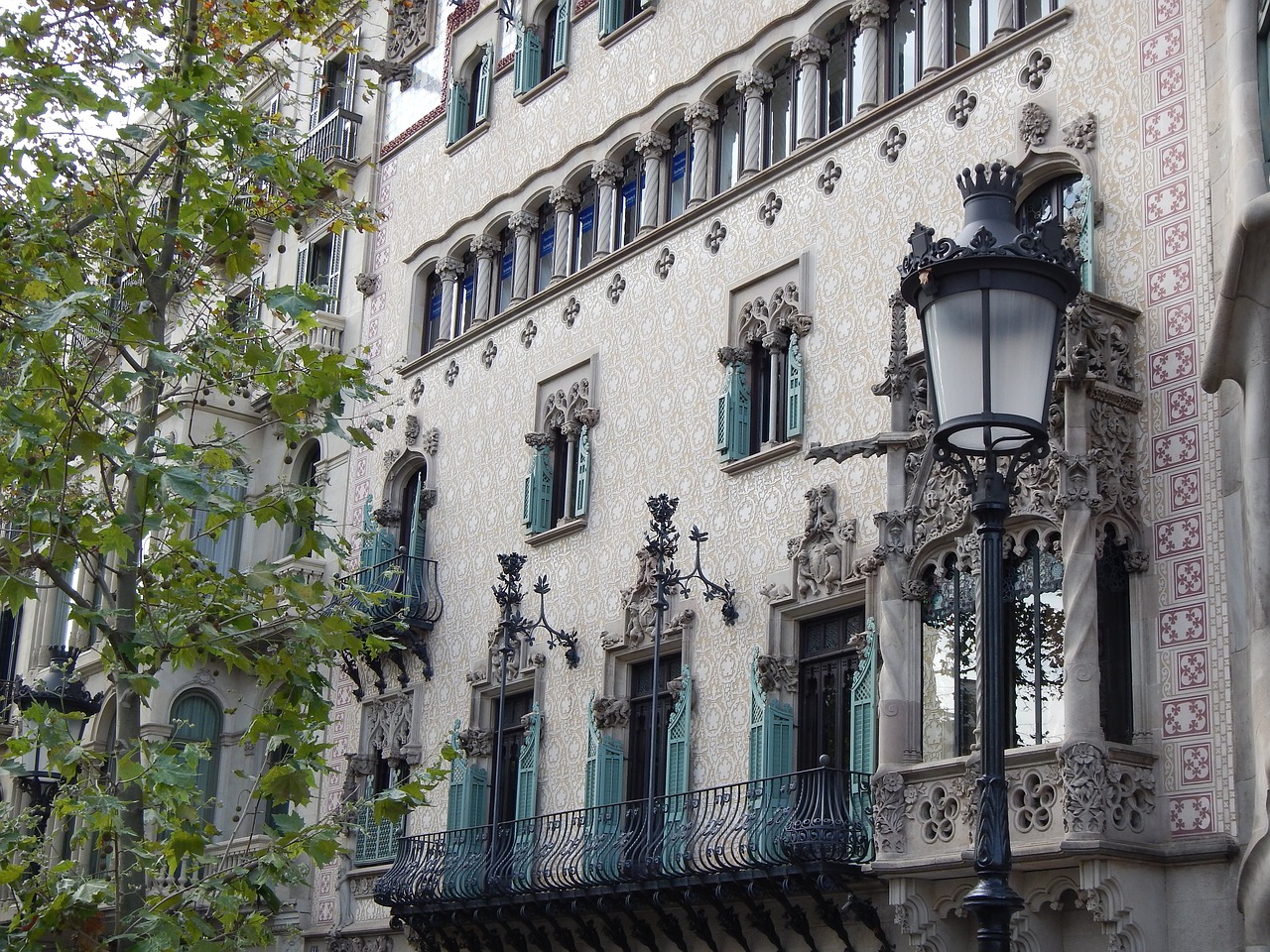 batllo house stained-glass window barcelona free photo