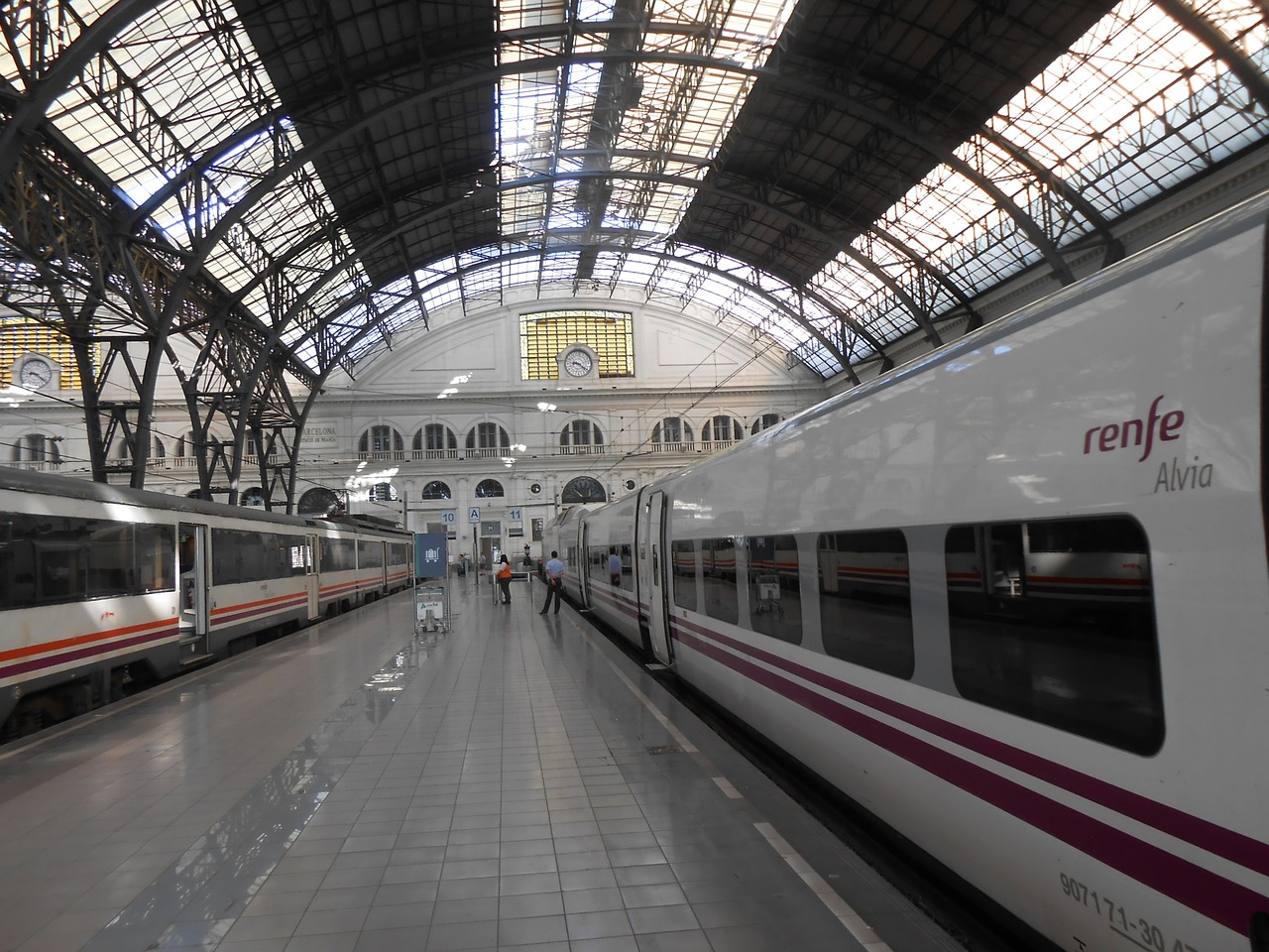 barcelona train railway station free photo
