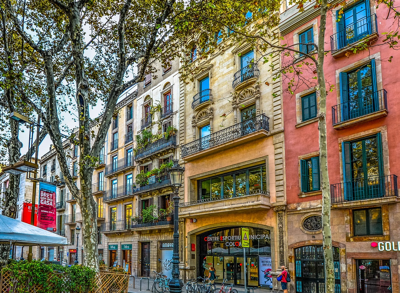 barcelona spain facade free photo