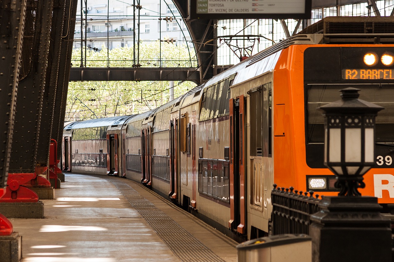 barcelona station train free photo