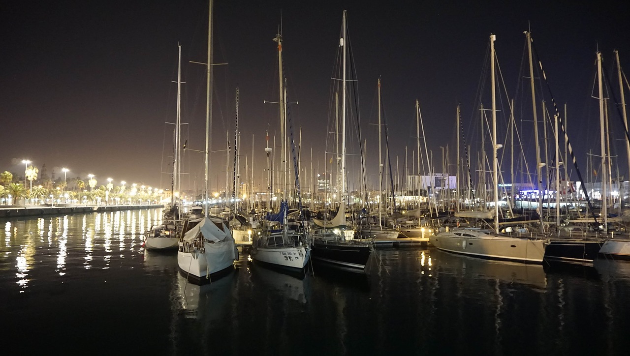 barcelona sea landscape free photo