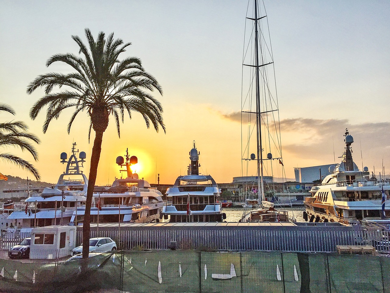 barcelona spain port free photo