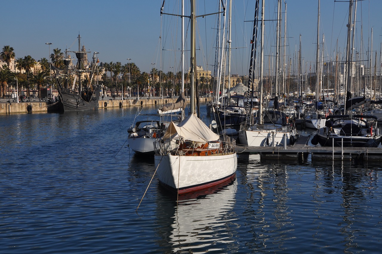 barcelona sea boat free photo