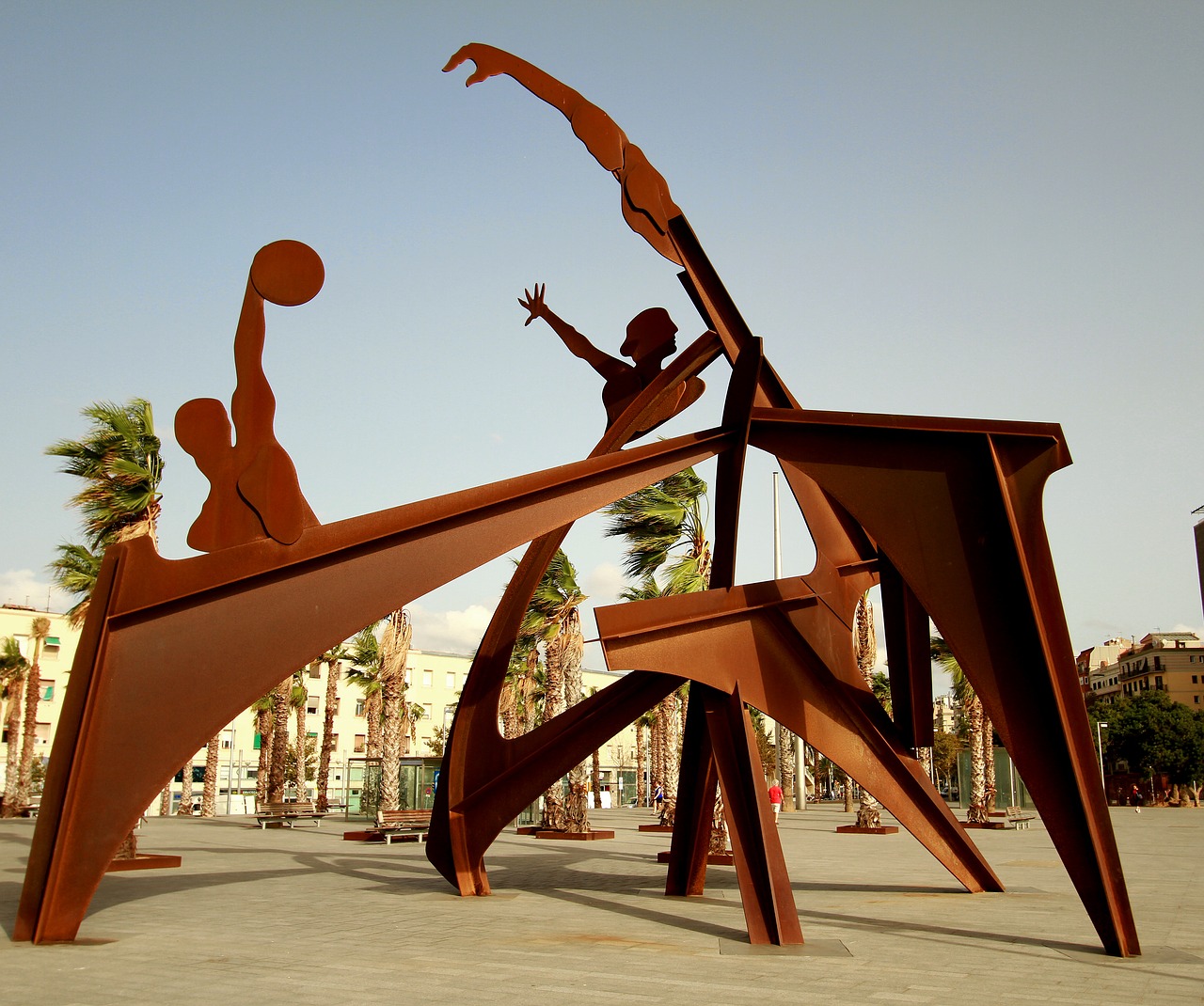 barcelona sculpture alfredo lanz free photo