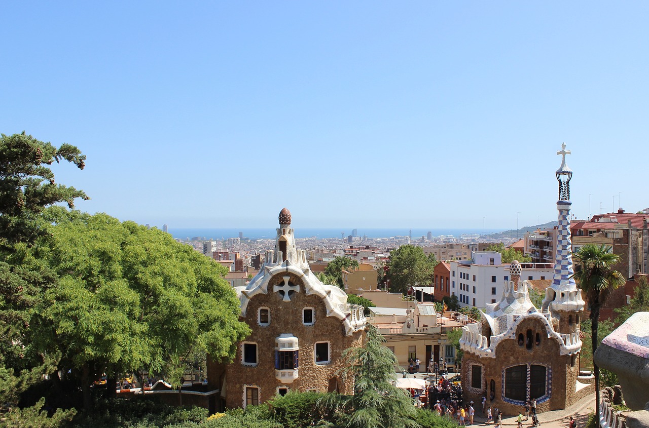 barcelona park guell gaudi free photo