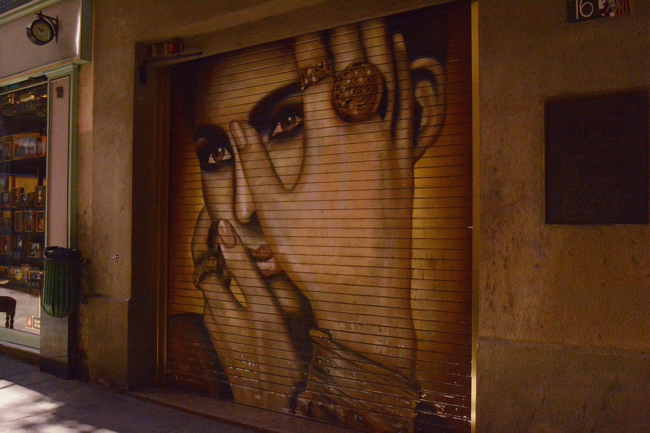 barcelona murals street free photo