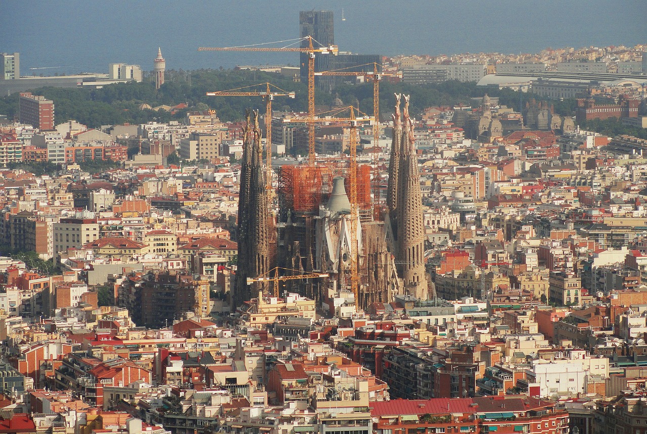 barcelona holy cathedral free photo