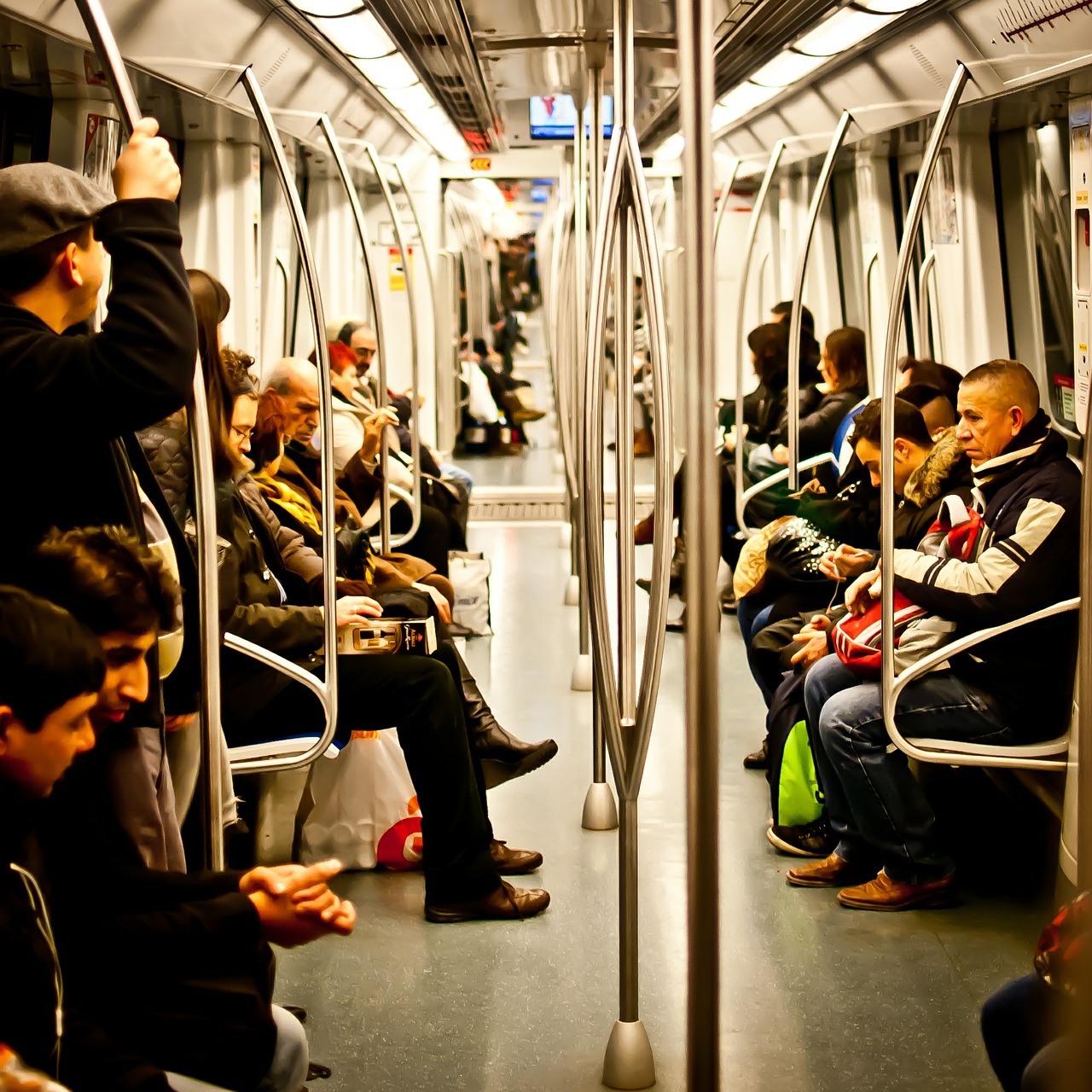 barcelona metro subway free photo