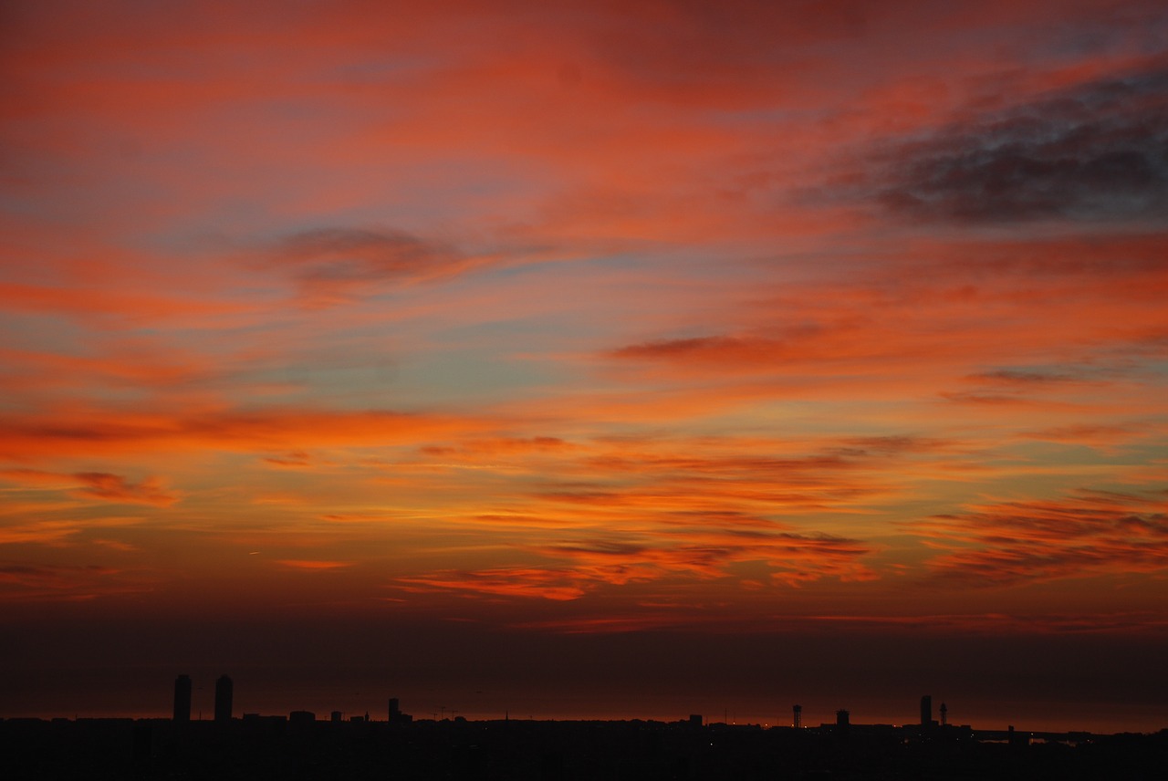 barcelona dawn horizon free photo