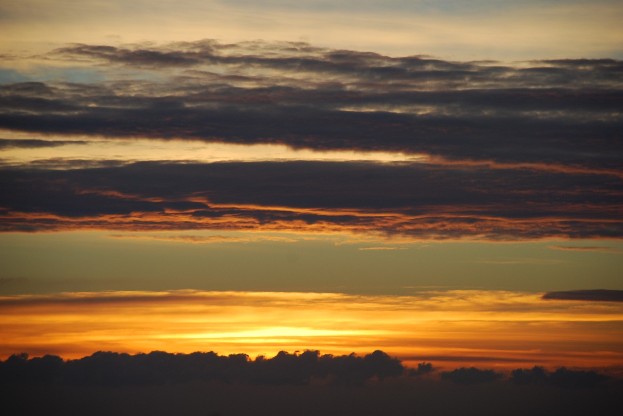 barcelona dawn sky free photo