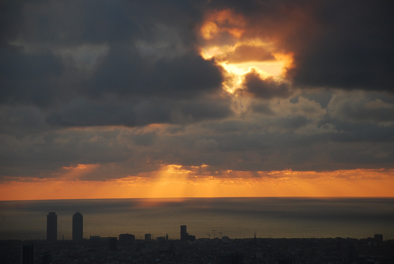 barcelona dawn horizon free photo