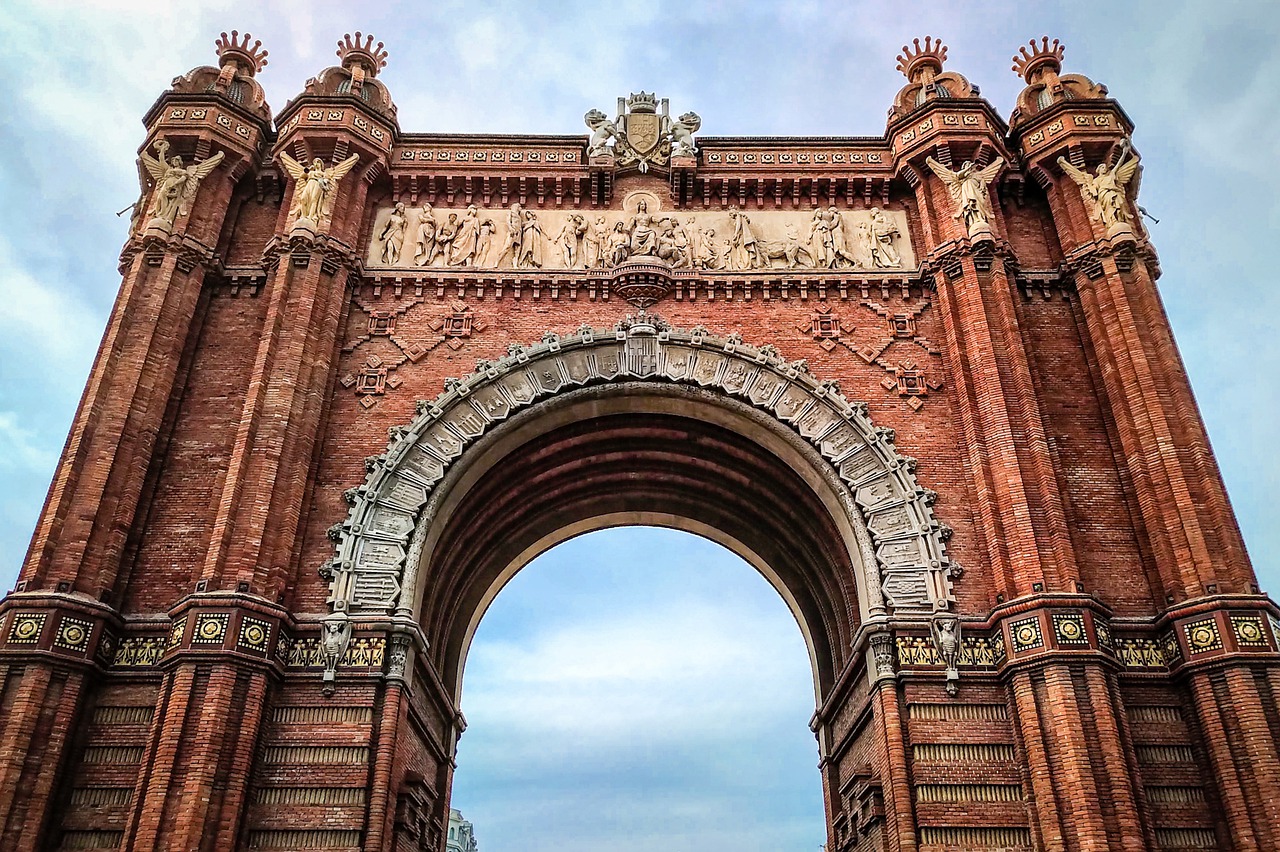 barclona  spain  arc de triomphe free photo