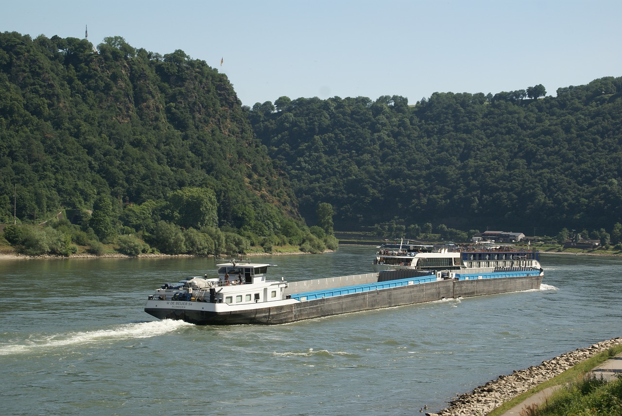 barge loreley bakeck free photo