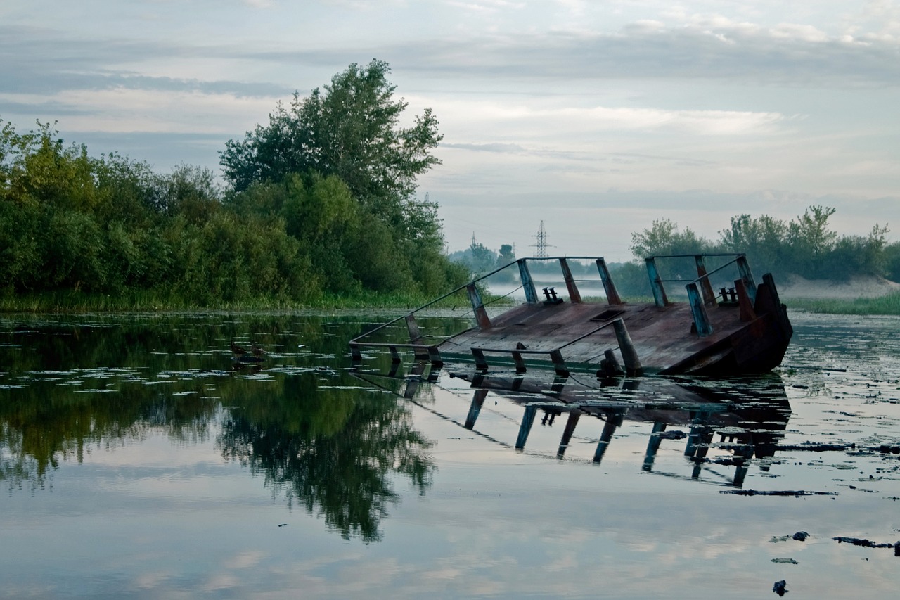 barge  river  lake free photo