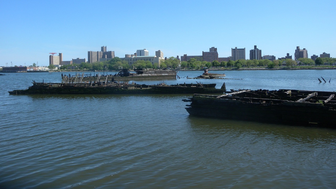 barges ships sunken free photo