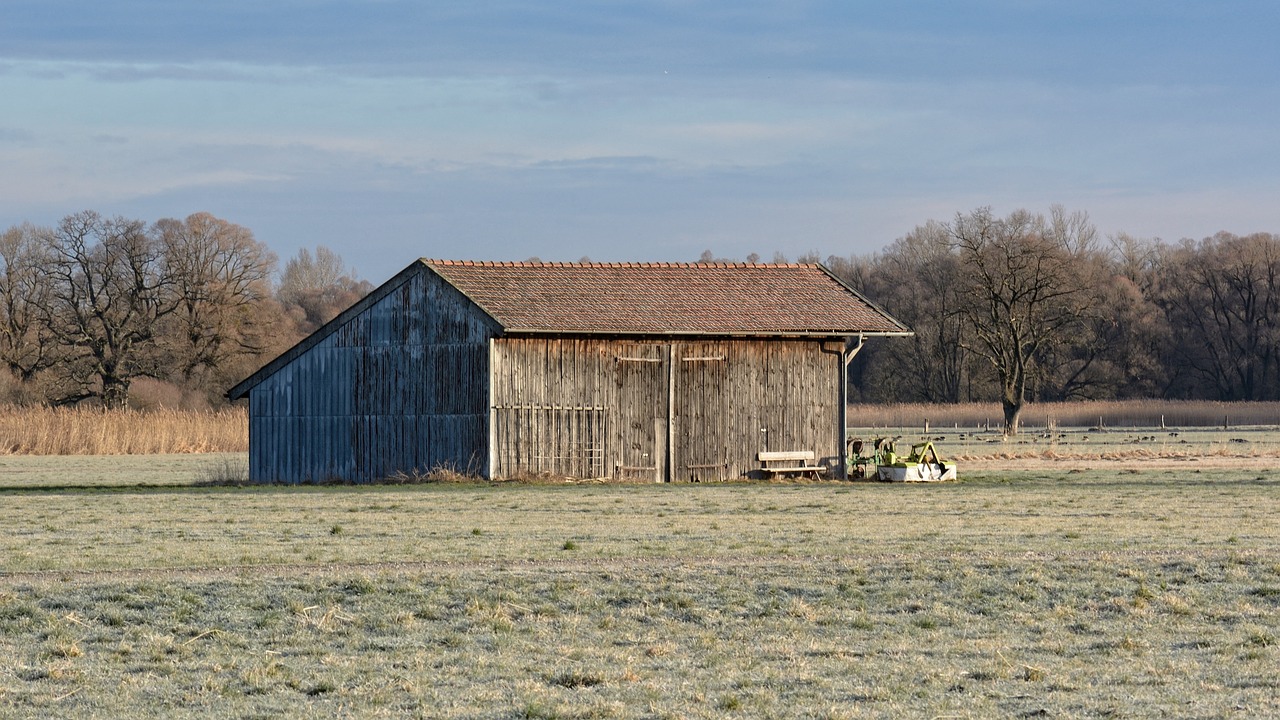 barn hut log cabin free photo