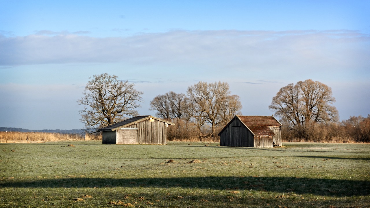 barn hut log cabin free photo