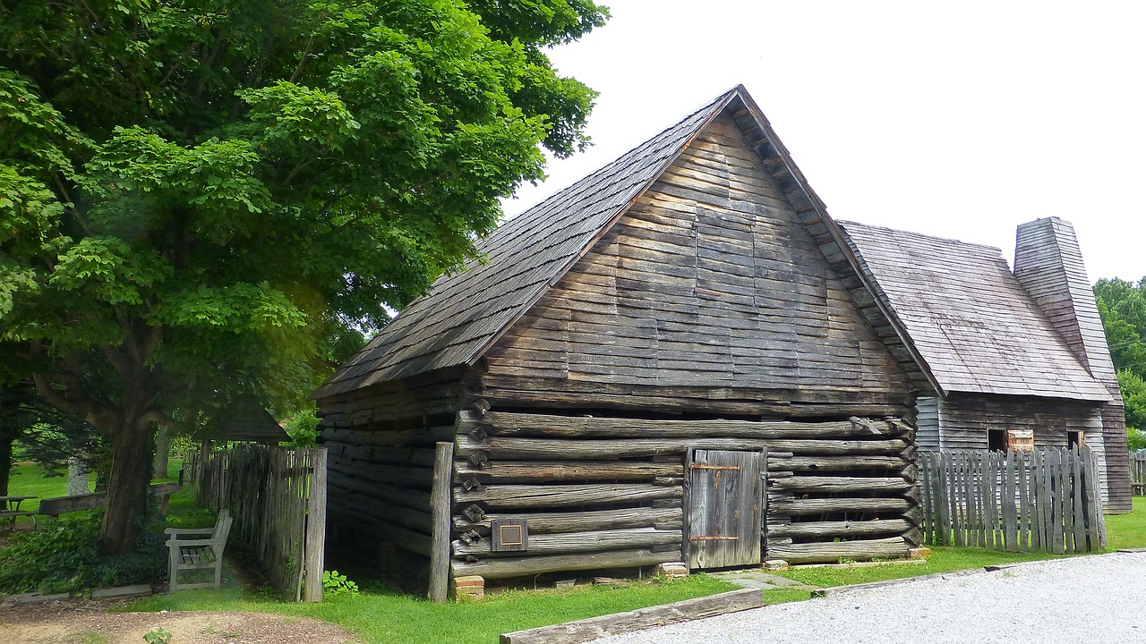 barn structure wooden free photo
