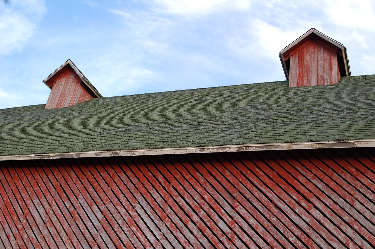 barn rustic weathered free photo