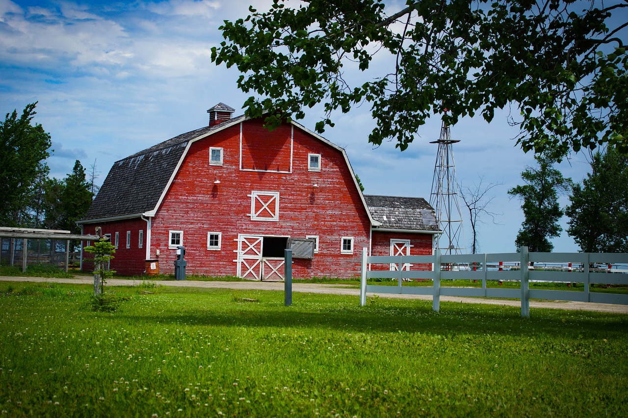 barn farm agriculture free photo