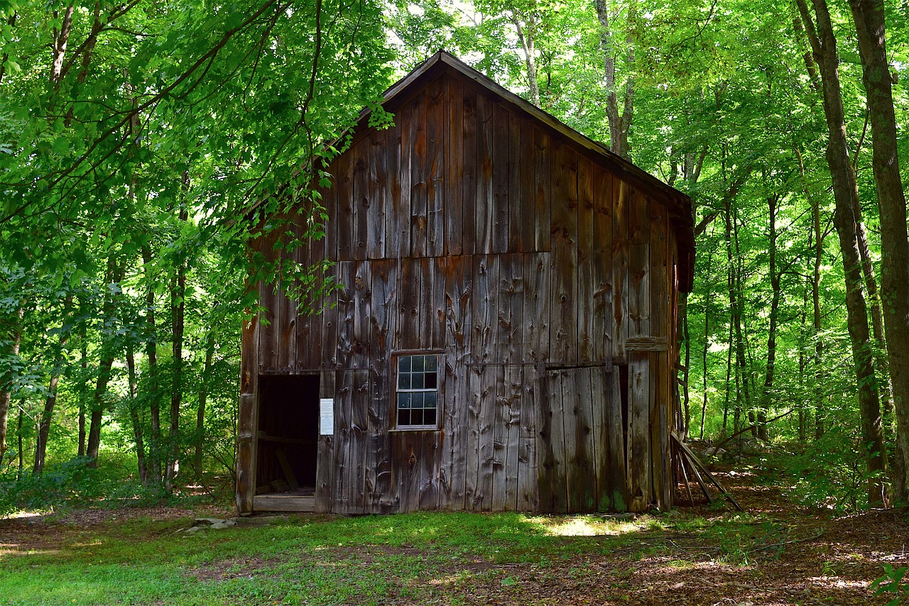 barn historic wooden free photo