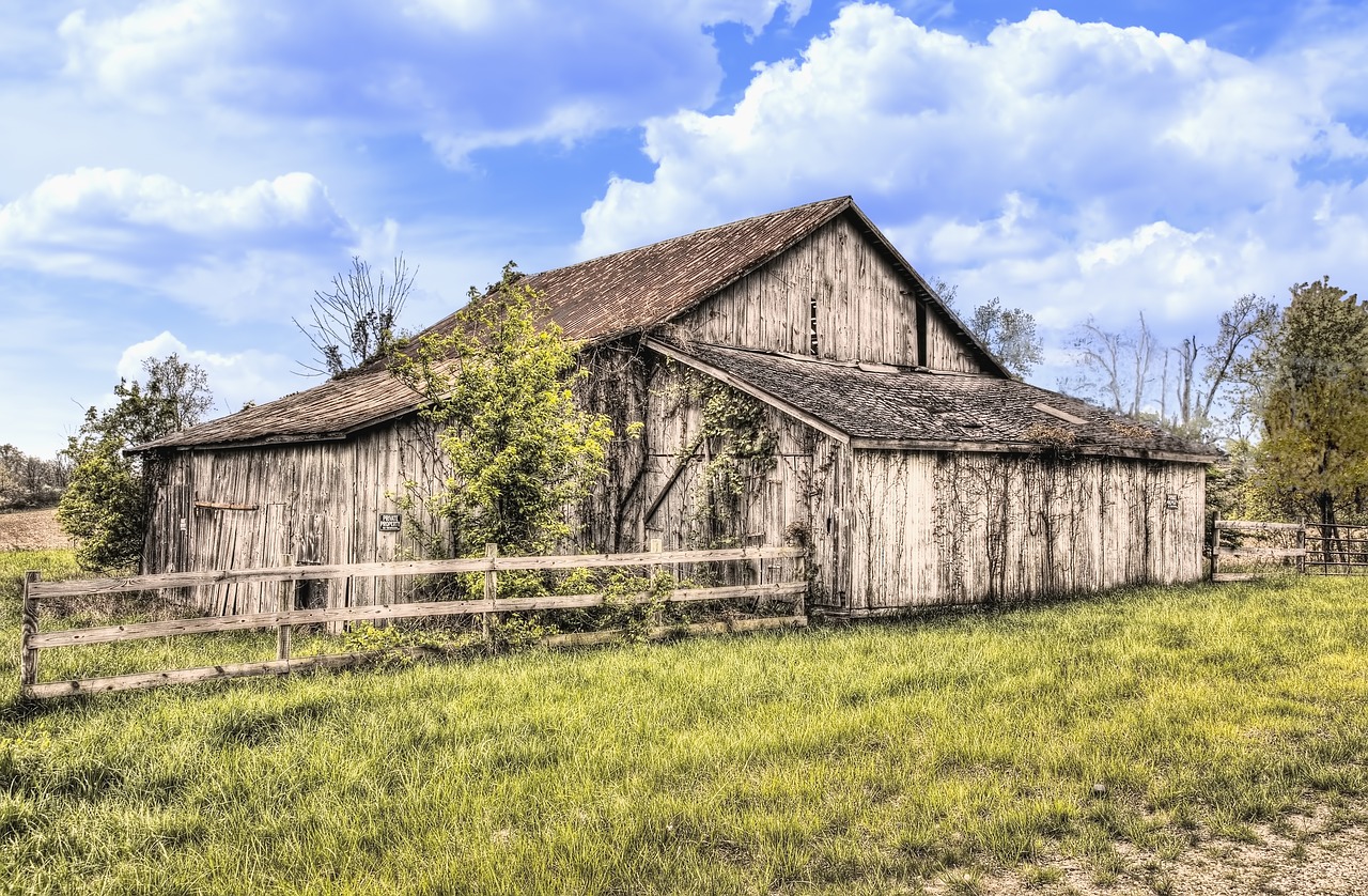 barn rustic barns free photo