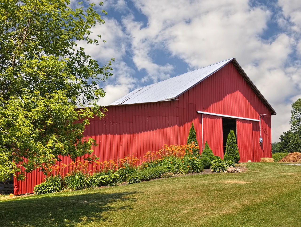 barn rustic barns free photo