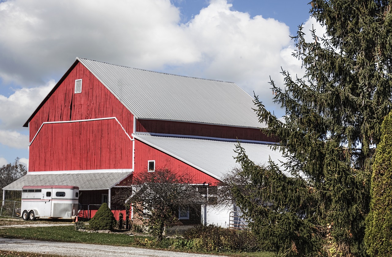 barn rustic barns free photo