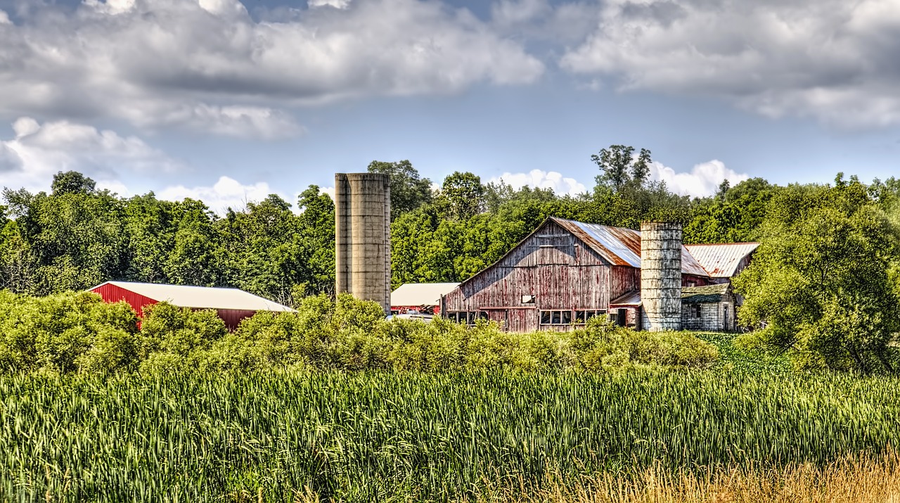 barn rustic barns free photo