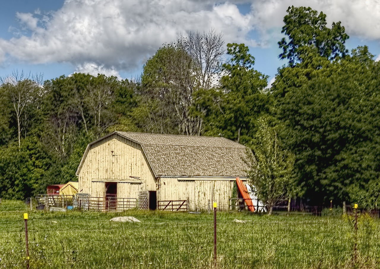 barn rustic barns free photo